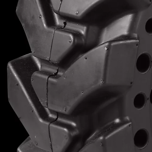 Product-Gallery-Solidboss-R4-Skidloader-tread